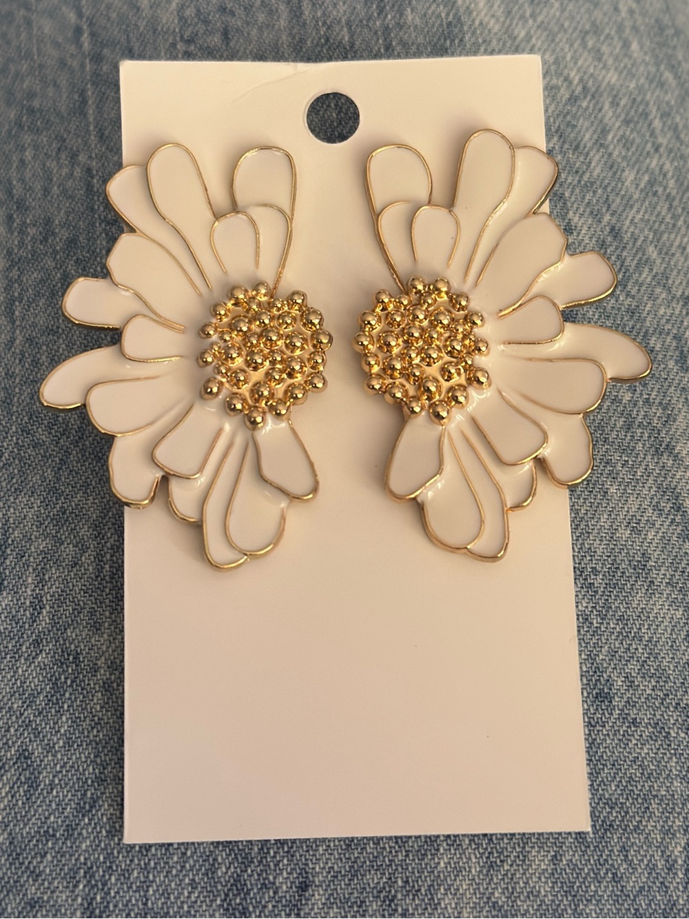 NEW White and Gold Daisy Earrings Floral Statement Earrings Enamel
